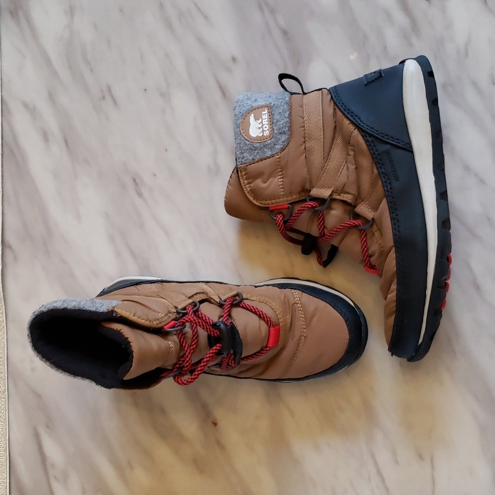 Sorel youth whitney II short lace boot waterproof size 2 EUC